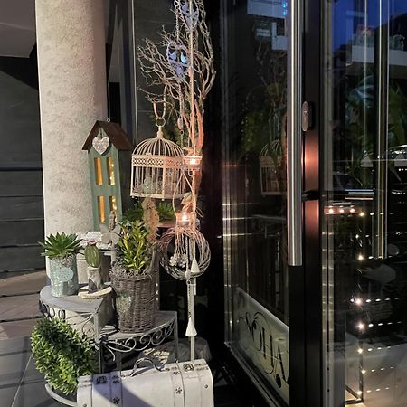 Sohaz Panzio Es Apartmanhaz Szolnok Exterior foto
