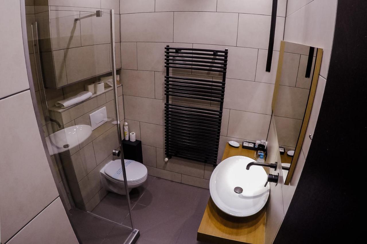 Sohaz Panzio Es Apartmanhaz Szolnok Exterior foto