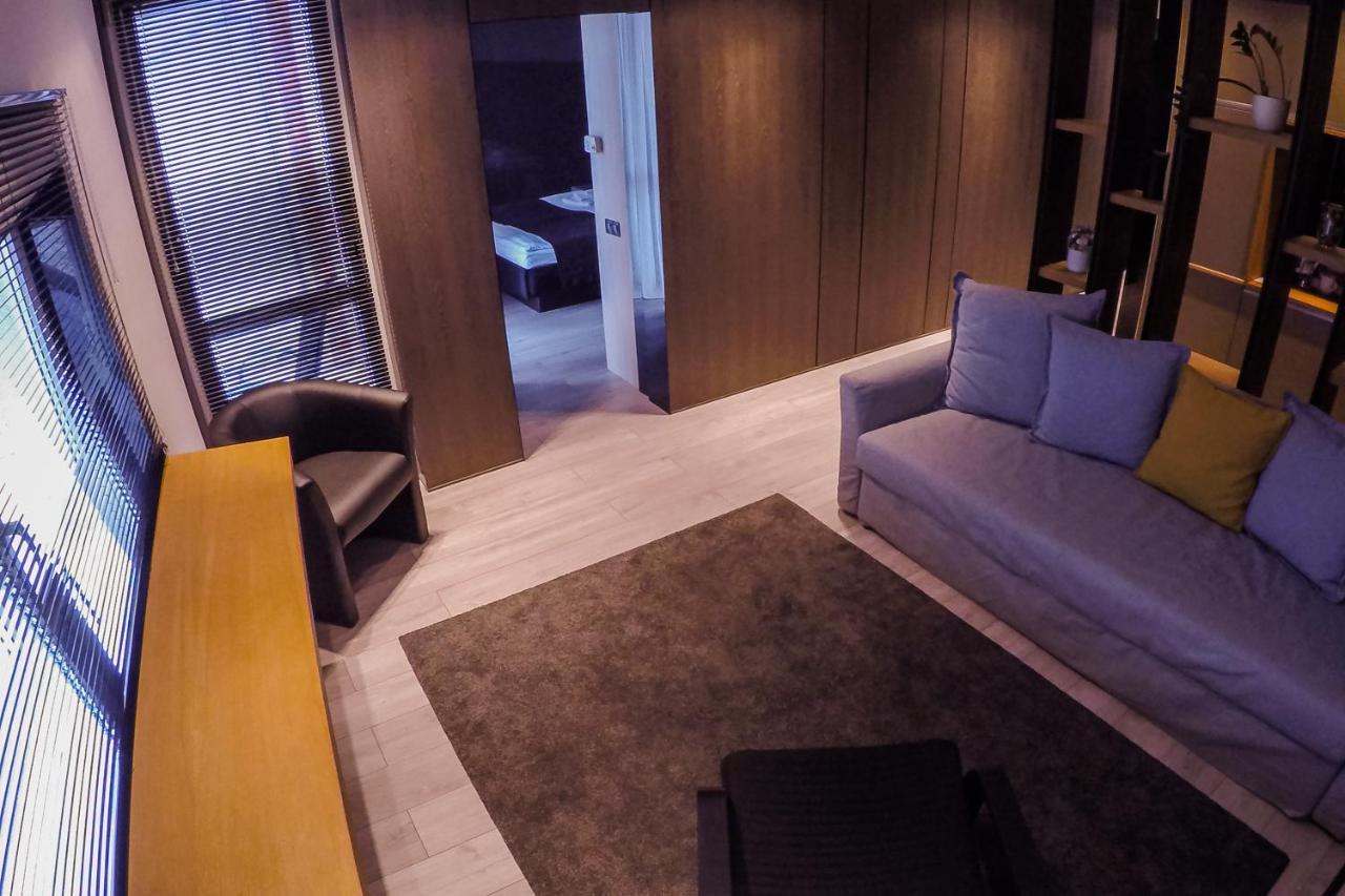 Sohaz Panzio Es Apartmanhaz Szolnok Exterior foto